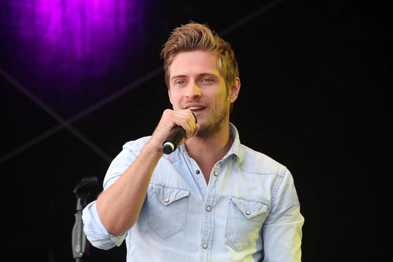 jörn schlönvogt, actor, singer, interpreter, bat, concert, live, actor, actor, actor, actor, actor, singer, singer, singer, singer. Why Actor Net Worth Can't Be Read From Career Pay