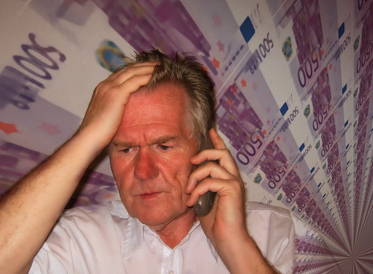 man, face, make a phone call, despair, schreck, shock, hand, expression, euro, money, stock exchange transaction, shock, shock, shock, shock, shock. Judging estimate methodology earnings: the two quantities
