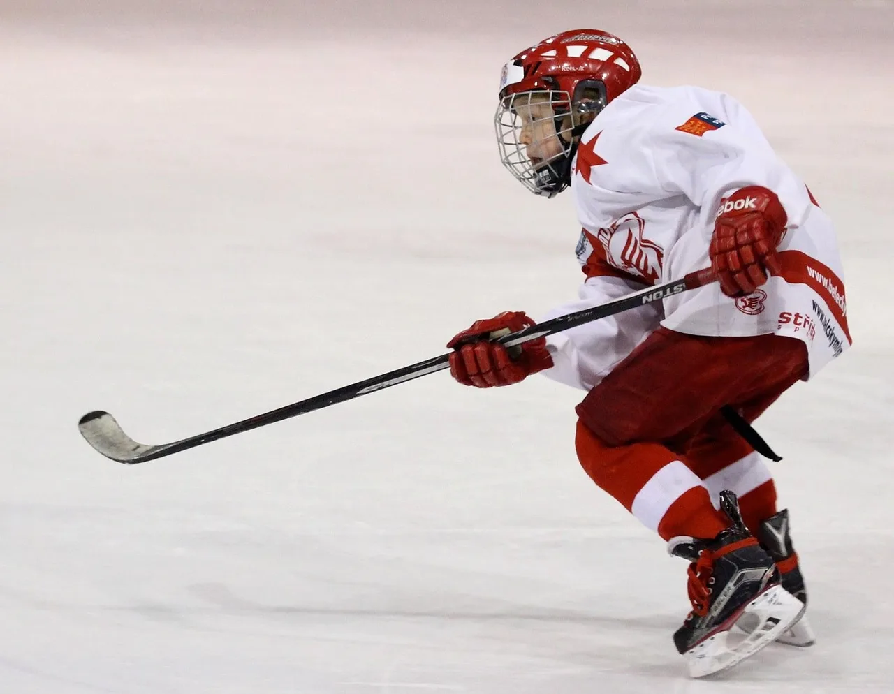 player, hockey, hockey player, sport, striker, hockey stick, hockey, hockey, hockey, hockey, hockey, hockey player. NHL Player Escrow Explained: Canadian T4 Tax Rules